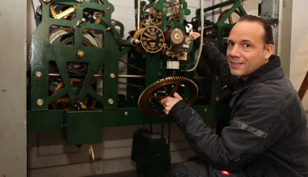 Wie ein Kirchturmtechniker dafür sorgt, dass in Berneck die Uhren richtig ticken