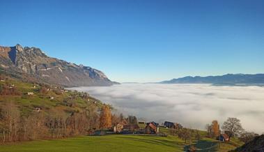 Das Rheintal liegt im Nebelmeer