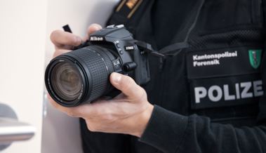 Geld statt Glace erbeutet: Unbekannte brachen in Glacewagen ein und stahlen Bargeld