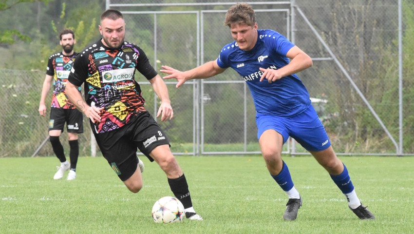 In der 3. Liga spielen der FC Rüthi (rechts Sven Städler) und St. Margrethen (Samir Muratagic) zu Hause.