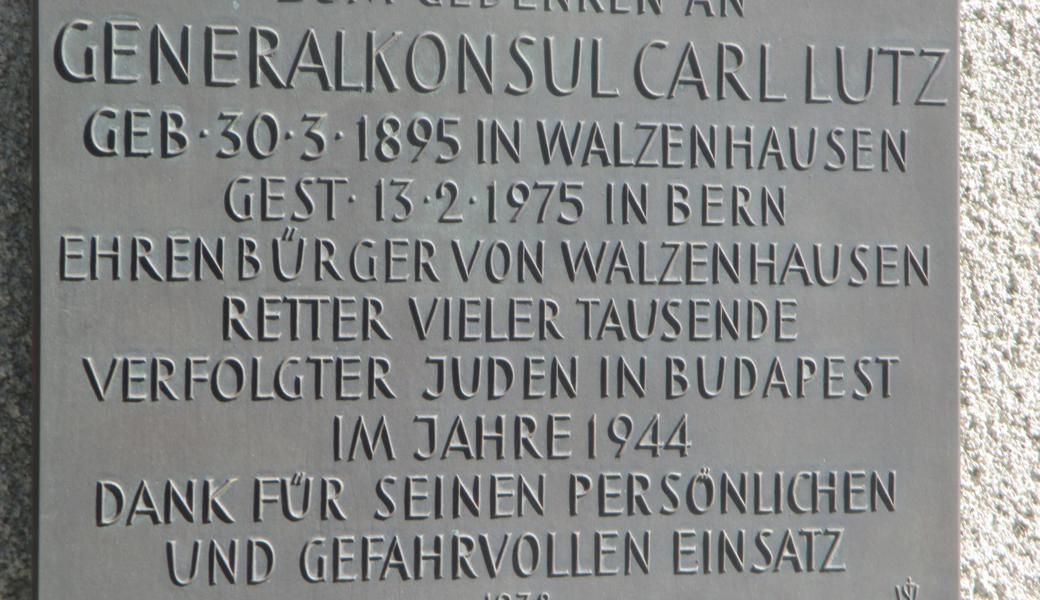 Die Lutz-Gedenktafel an der Kirchenfassade wurde sorgfältig restauriert.