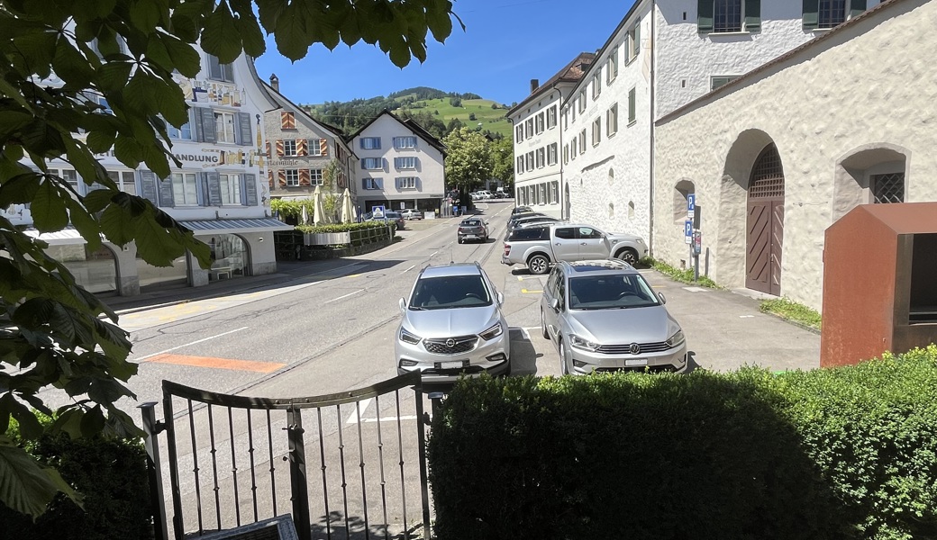 Parkplatzschwund im Städtli löst Unmut von Ladenbesitzern und Vermietern aus