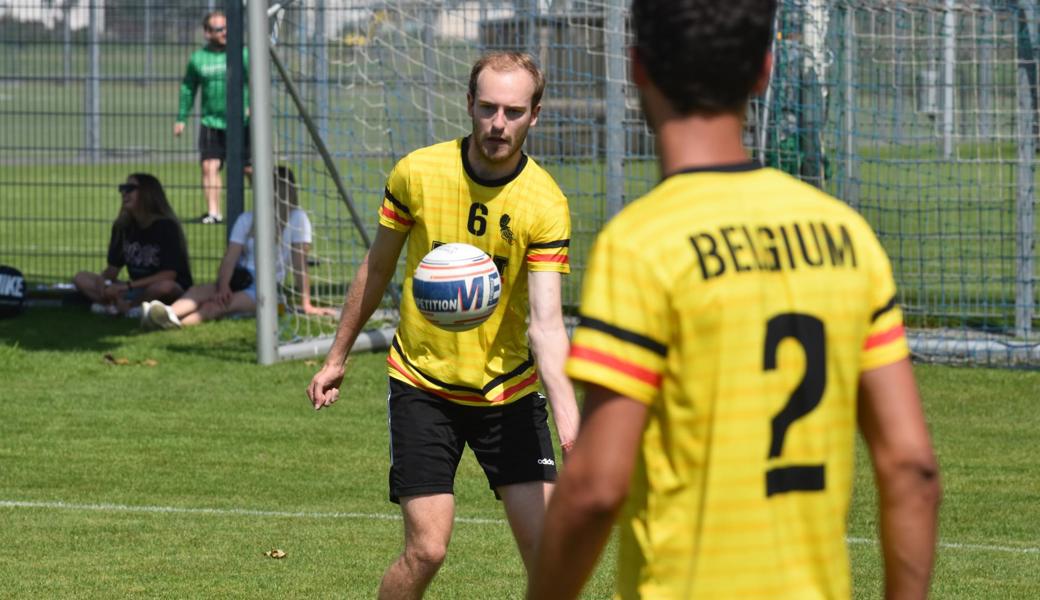 Die Vuistbal Vrienden aus Belgien sind Stammgäste am Pokalturnier.