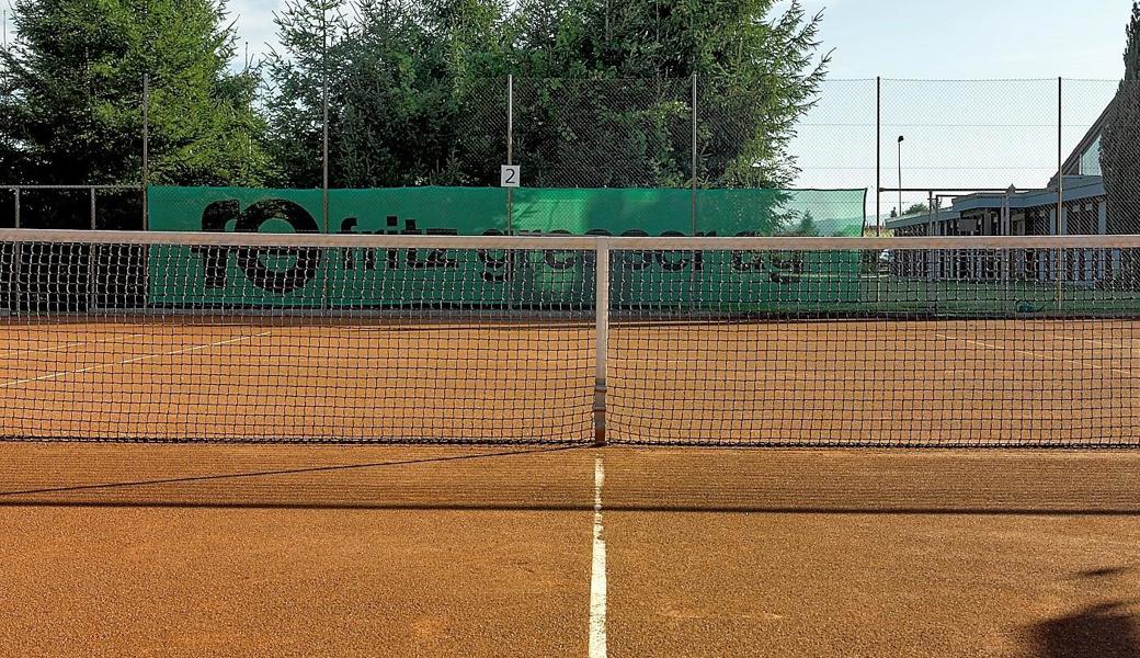 Der Tennisplatz Nr. 3 soll als «Zwischennutzung» einem Platz weichen, der allen Sportlern der Aegeten-Anlage offensteht. 