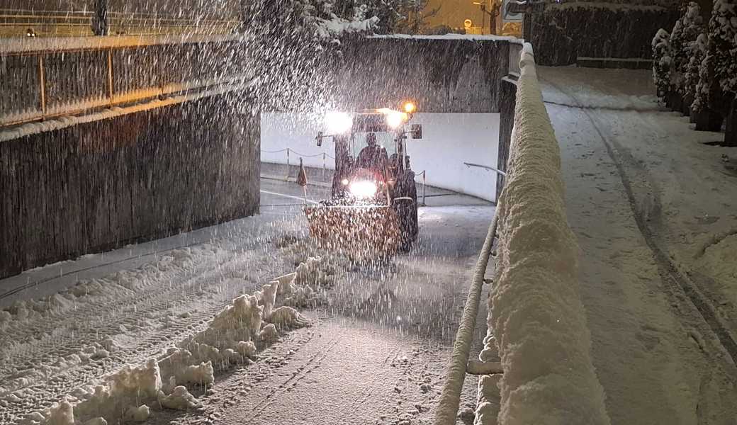 Schneechaos? Nicht mit uns! Dank vieler fleissiger Leute bricht bei Schneefall kein Chaos aus