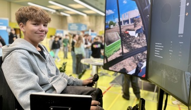 Baggersimulator und Laserlabyrinth: Berufs- und Ausbildungsmesse lockt Hunderte Jugendliche an