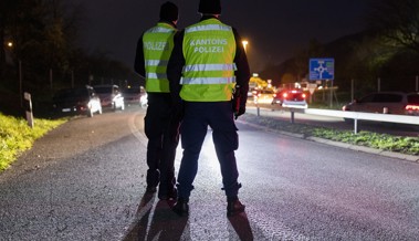 Ein 17-jähriger Motorradfahrer ignorierte die Haltezeichen einer Polizeipatrouille