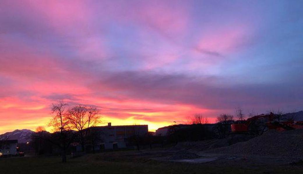 Tom erfreute sich an diesem schönen Sonnenuntergang in Diepoldsau.