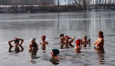 «Bin süchtig nach Eisbaden»: Am Alten Rhein mit einer Gruppe hartgesottener Wasserratten
