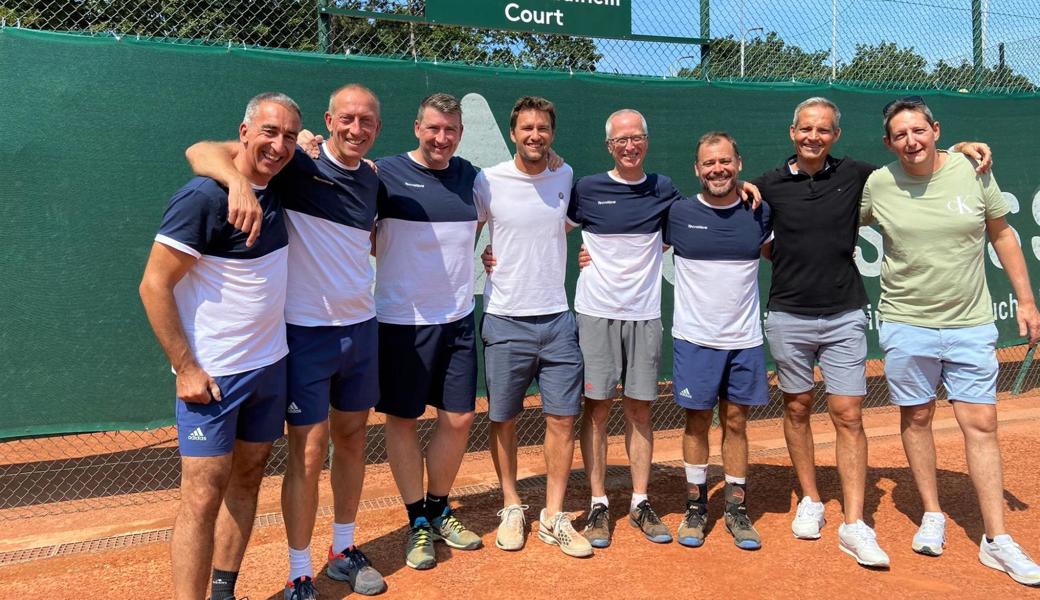 Das erfolgreiche Widnauer Team (von links): Patrick Berhalter, Daniel Schneider, Christoph Egger, Marco Chiudinelli (Gastgeber), Stefan Schlosser, Gabor Eder, Michael Schmid und Roger Steiger.