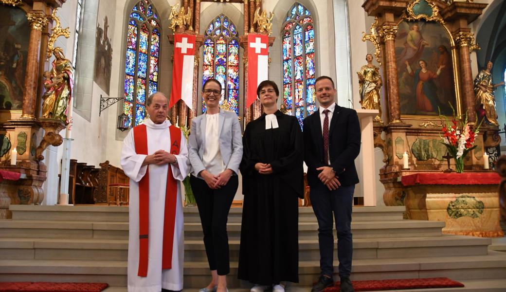Pfarrer Josef Benz (von links), Nationalrätin Susanne Vincenz-Stauffacher, Pfarrerin Manuela Schäfer und Gemeindepräsident Bruno Seelos.