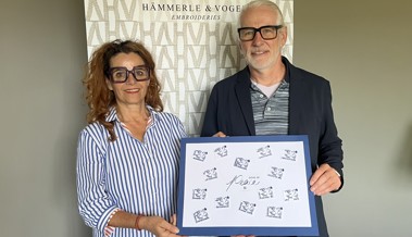 Lustenauer Stickerei beliefert dreizehn Länder mit gestickter Briefmarke