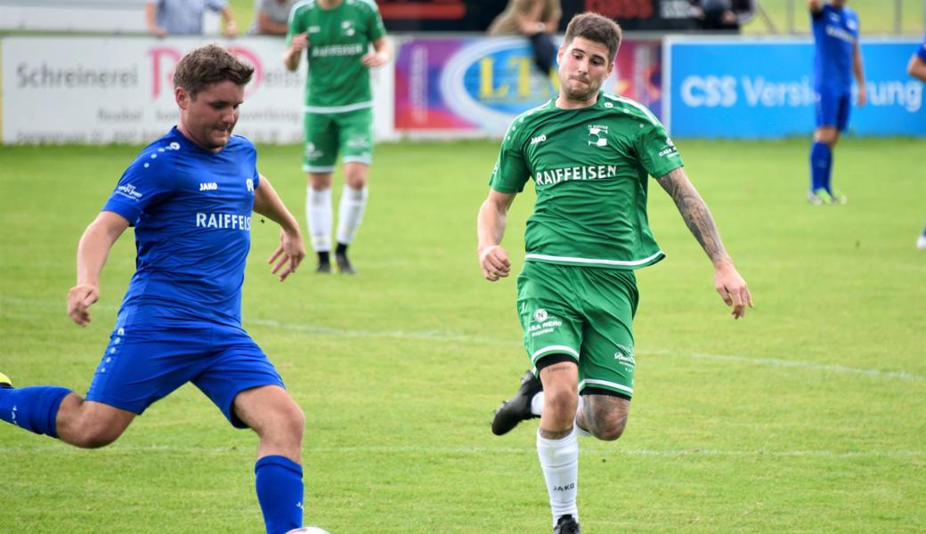 In der Hinrunde lieferten sich Rüthi (links Pascal Zäch) und Rebstein (Simon Schranz) ein enges Duell mit 1:0-Sieg für Rebstein.