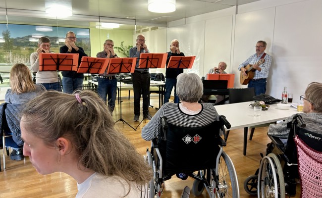 Die "Muhas" begeisterten die Pensionärsfamilie im Haus Sonnengarten