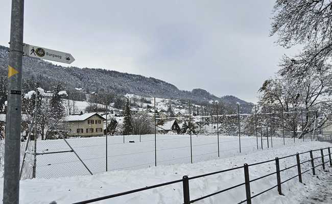 Neben dem Geserhus: Autoparkplätze statt flitzende Tennisbälle
