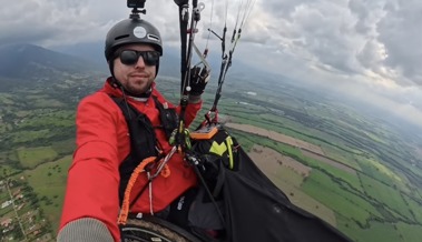 Nach schwerem Unfall: Wolfhäldler ist Weltmeister im Rollstuhl-Gleitschirmfliegen