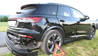 Bei Unfall mit einem Auto verletzt sich ein 15-jähriger Mofafahrer
