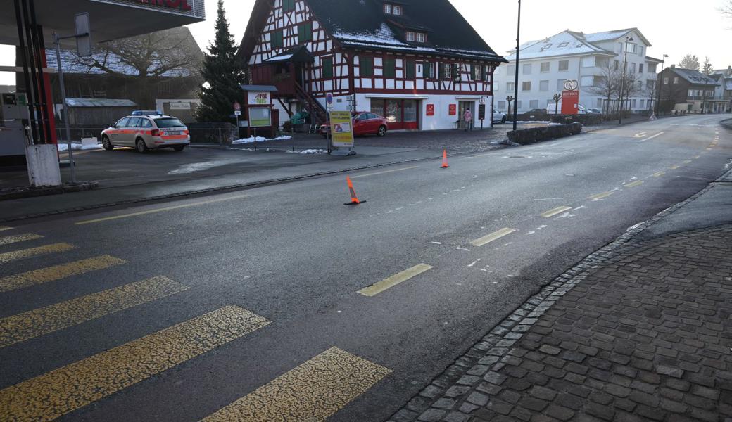 Der Unfall ereignete sich auf diesem Fussgängerstreifen auf der Staatsstrasse.