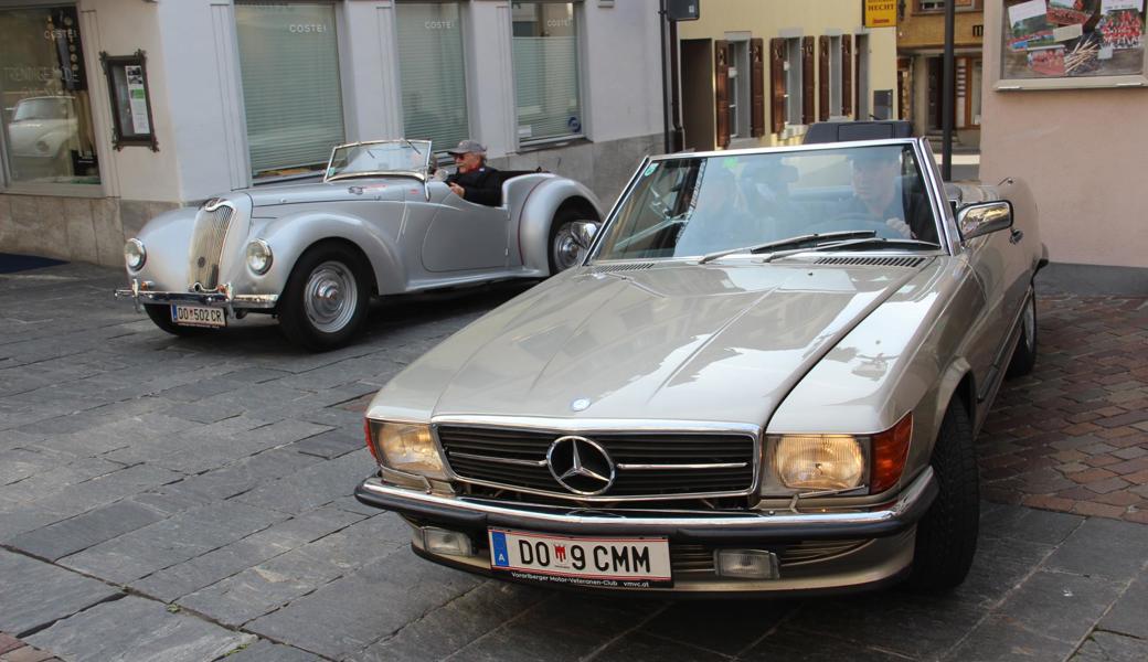 Lea Francis 1948 (hinten) und Mercedes SL500 1986.