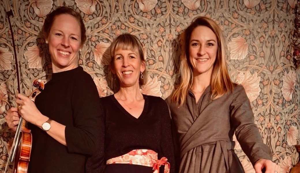 Duo fehrstimmt wird für einen Auftritt auf der Bühne Marbach zum Trio