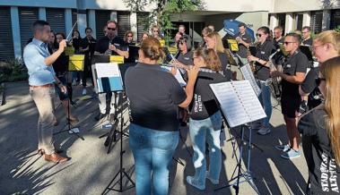 Stadtmusik schloss das Halbjahr mit zwei Ständchen