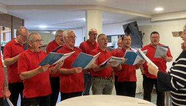 Der Männerchor sang für die Bewohnerinnen und Bewohner vom Geserhus