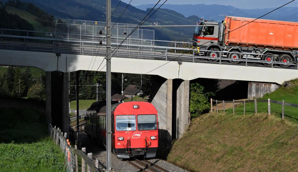 Eine Unterführung an der Strecke des Gaiserbähnli muss instand gesetzt werden.