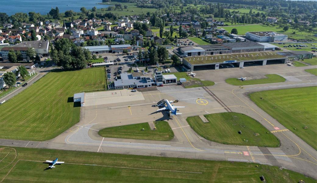 Haltende Fahrzeuge könnten für den Airport eine Gefahr darstellen.