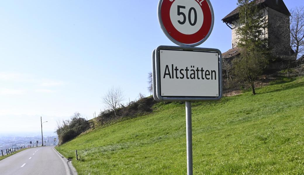 Auch in Lüchingen gibt es Ungenauigkeiten: Dort steht an der Strasse von Mohren her, unter der Burg, «Altstätten» statt «Lüchingen»...