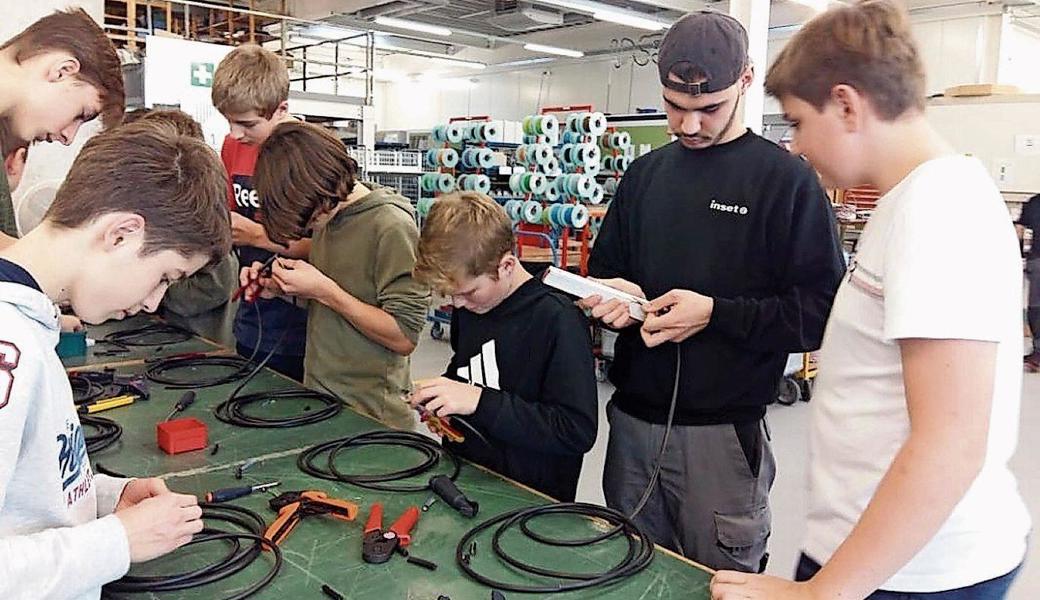 Die Schülerinnen und Schüler konnten Lehrberufe direkt vor der Haustüre kennen lernen. 