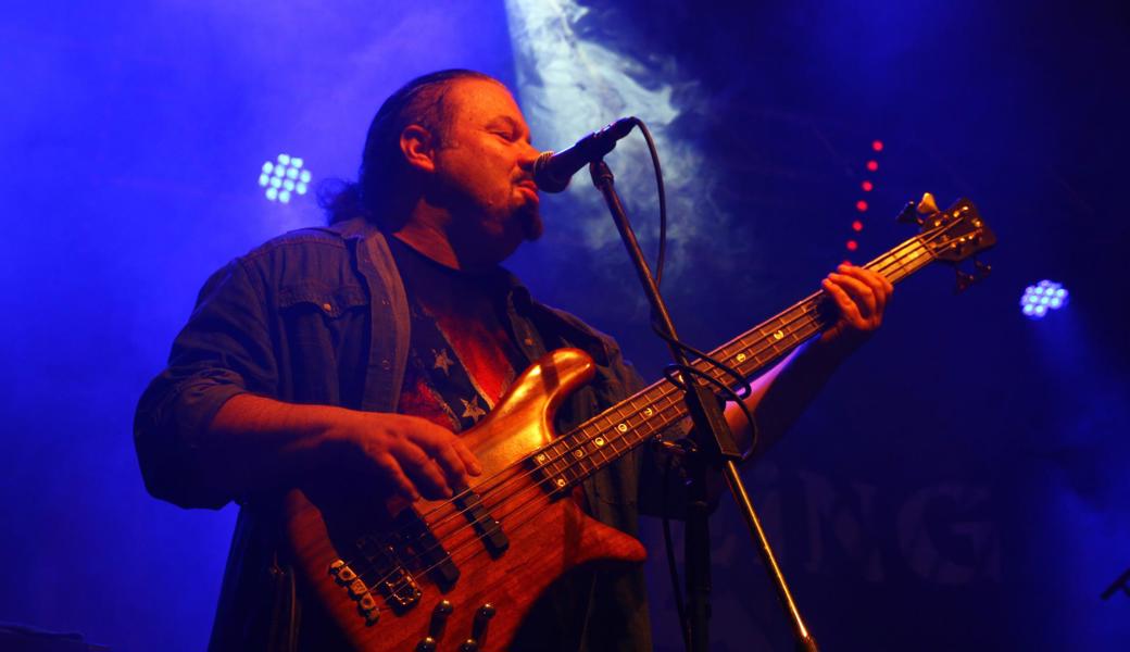 Patrick Doba von Sterling zog mit seinen Bassläufen das Publikum mit.