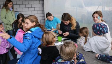 Familien feiern 25 Jahre Spielplatz Lugwies