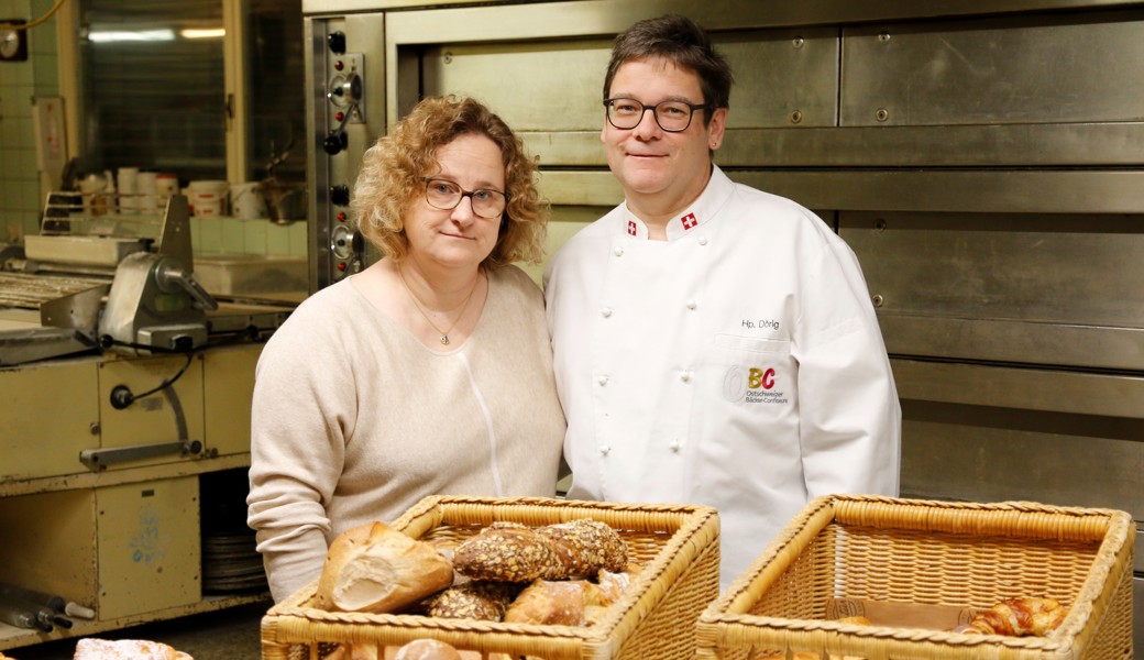 Carola und Hanspeter Dörig in ihrem Geschäft in Diepoldsau. Bis im nächsten Frühjahr wird hier noch gebacken.  