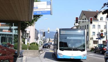 Die Buslinie 303 feiert sich selber