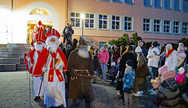 Traditioneller Klausauszug: viel Samichlaus-Zauber in und ums Rütischulhaus