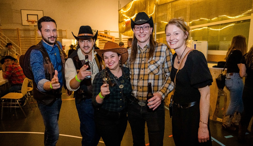 Karohemden, Cowboy-Hüte, Line Dance: «Wild Wild Balga» tauchte in die Country-Szene ein