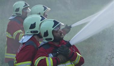 Brand in einer Müllsortierhalle