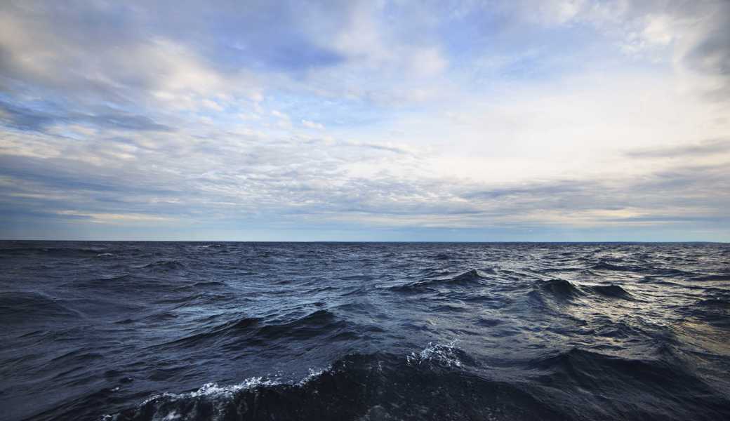 Beim Blick auf das Meer berühren sich Himmel und Erde